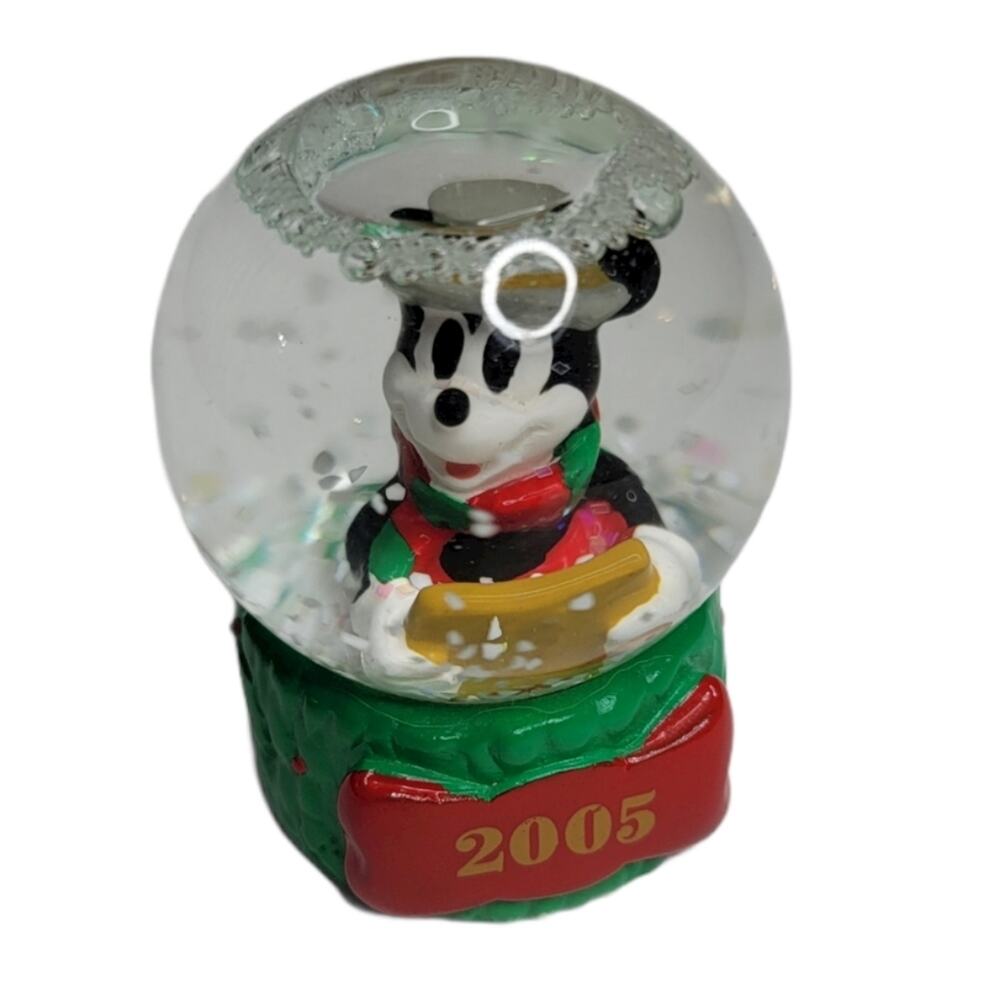 2005 JC Penney Mickey Mouse Christmas Snow Globe Disney Collectors Item Vintage - Picture 4 of 4